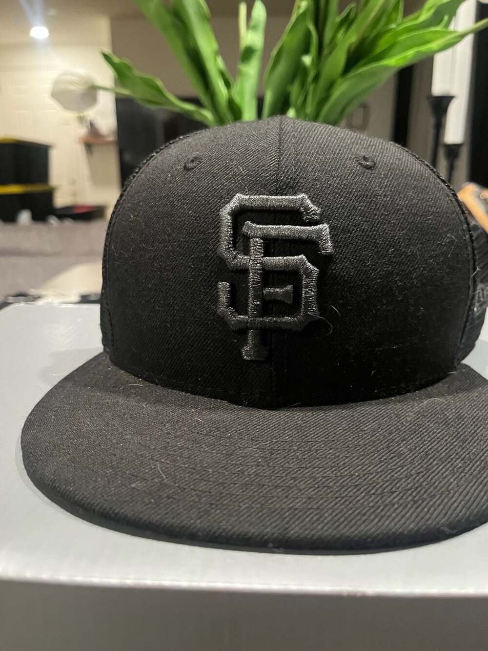 New Era San Francisco Giants Blackout 9FIFTY Snapback Trucker Hat